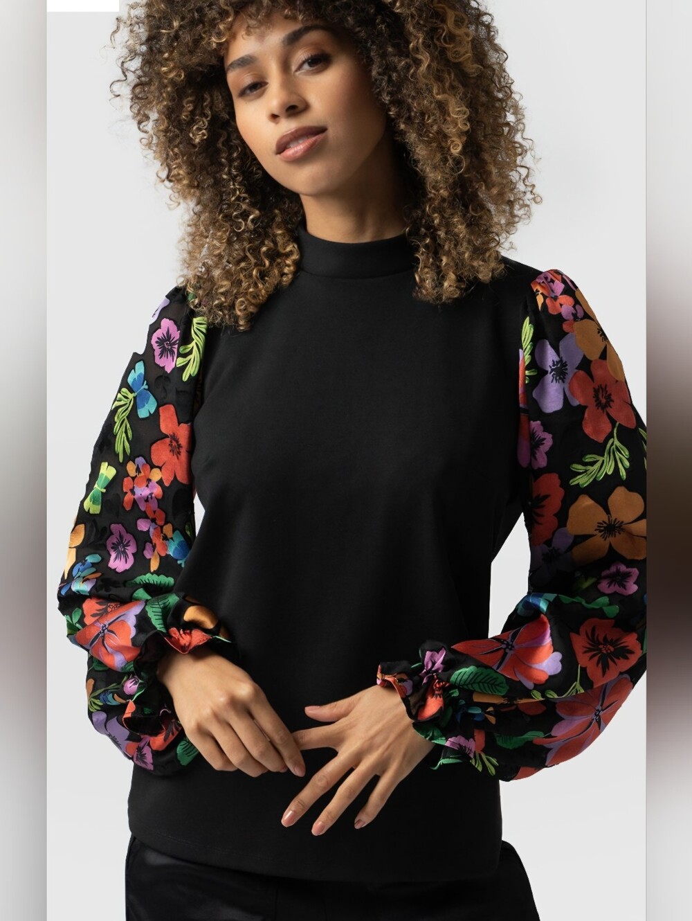 Saint + Sofia Penny Puff Sleeve Long Sleeve Pop Floral Black Top 12